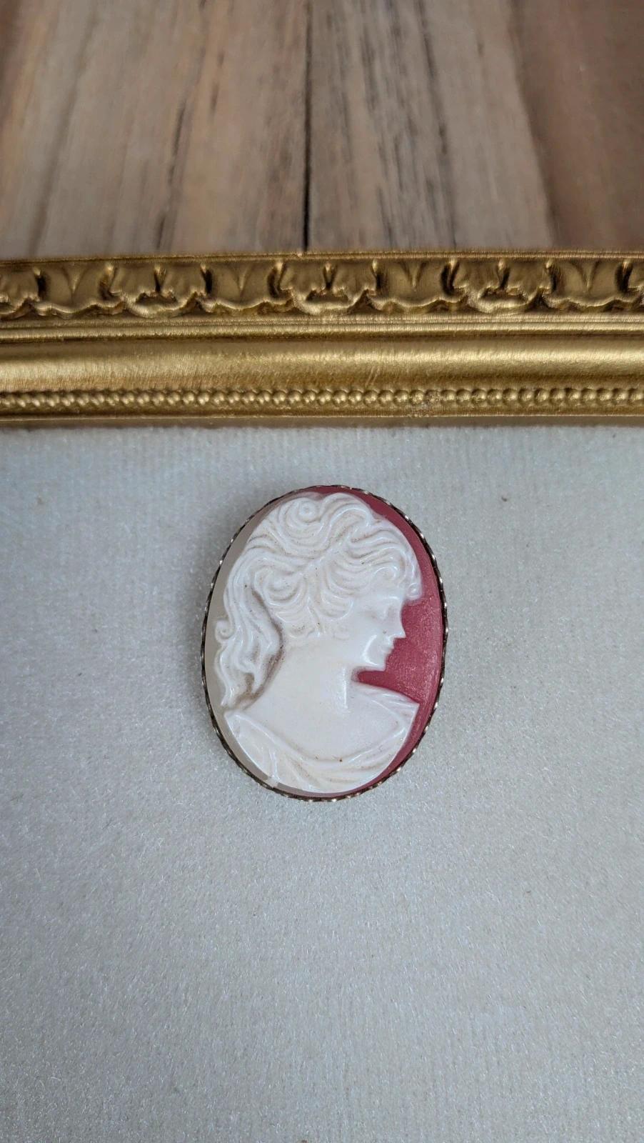 Broche camée vintage rose profil femme