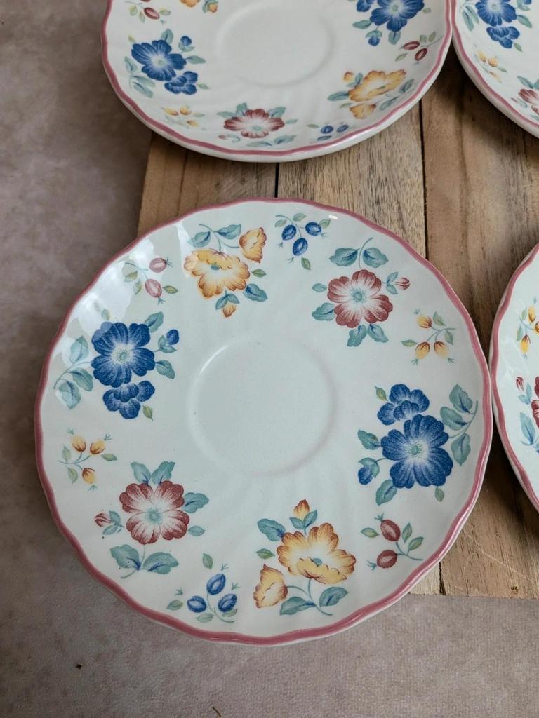 Lot de 6 sous-tasses Churchill England