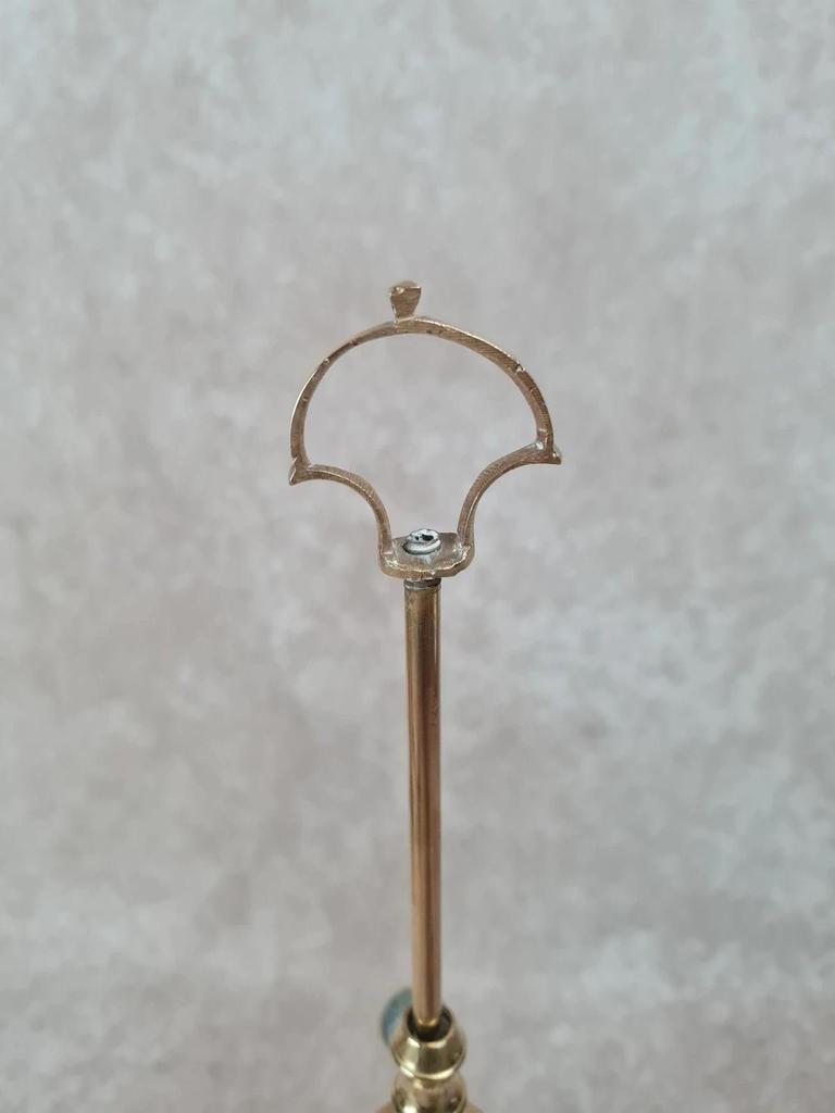 Ancien bougeoir / lampe à huile en laiton