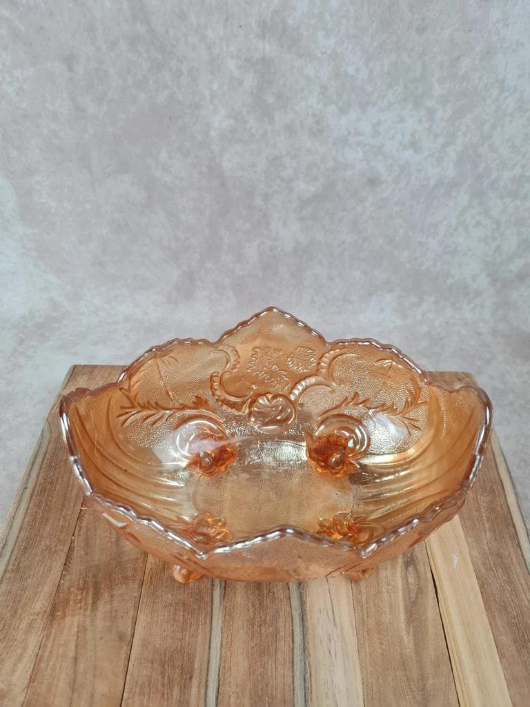Coupe vintage en verre pressé orangé sur pieds 🧡
