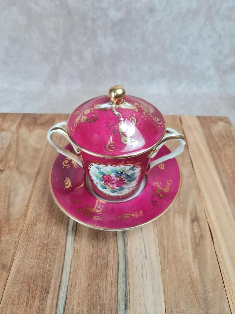 Tasse trembleuse ancienne décorée à la main – porcelaine de France