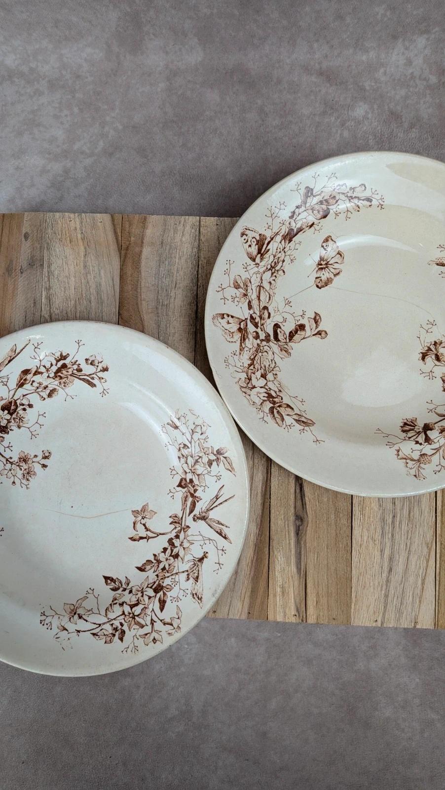Lot de 2 assiettes creuses en terre de fer – Cie Franco-anglaise, Rue Turbigo 78 Paris 🤎