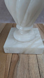 Lampe vintage en albâtre