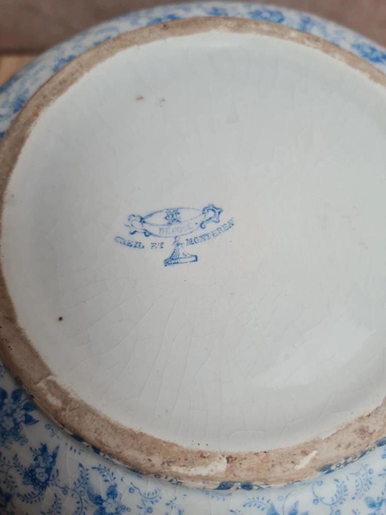 Petit broc ancien en terre de fer Creil & Montereau – décor floral bleu esprit Perse 🩵