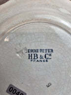 Assiette parlante ancienne en terre de fer Hb & Cie – Cavaliers n°7 – polychrome