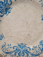 Assiette ancienne modèle “joconde”, décor bleu victorien