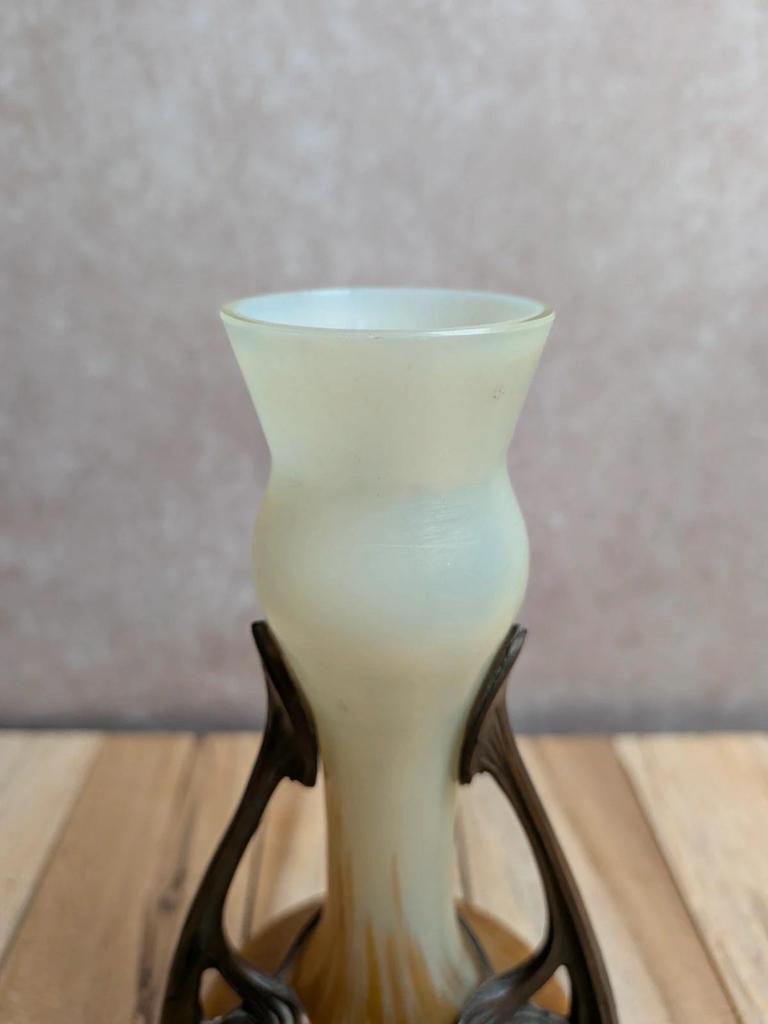 Vase Art nouveau 1900 – Ferdinand von Poschinger attribué – Verre à l'uranium irisé