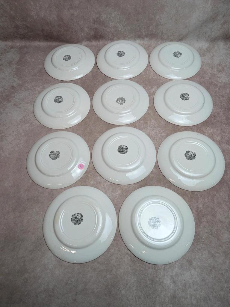 Assiettes à dessert anglaises terre de fer J Broadhurst Constable Series toile de Jouy rouge