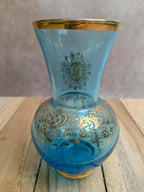 Petit vase vintage en verre bleu soufflé – camée et dorures