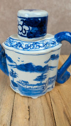 Théière chinoise bleu blanc décor paysage