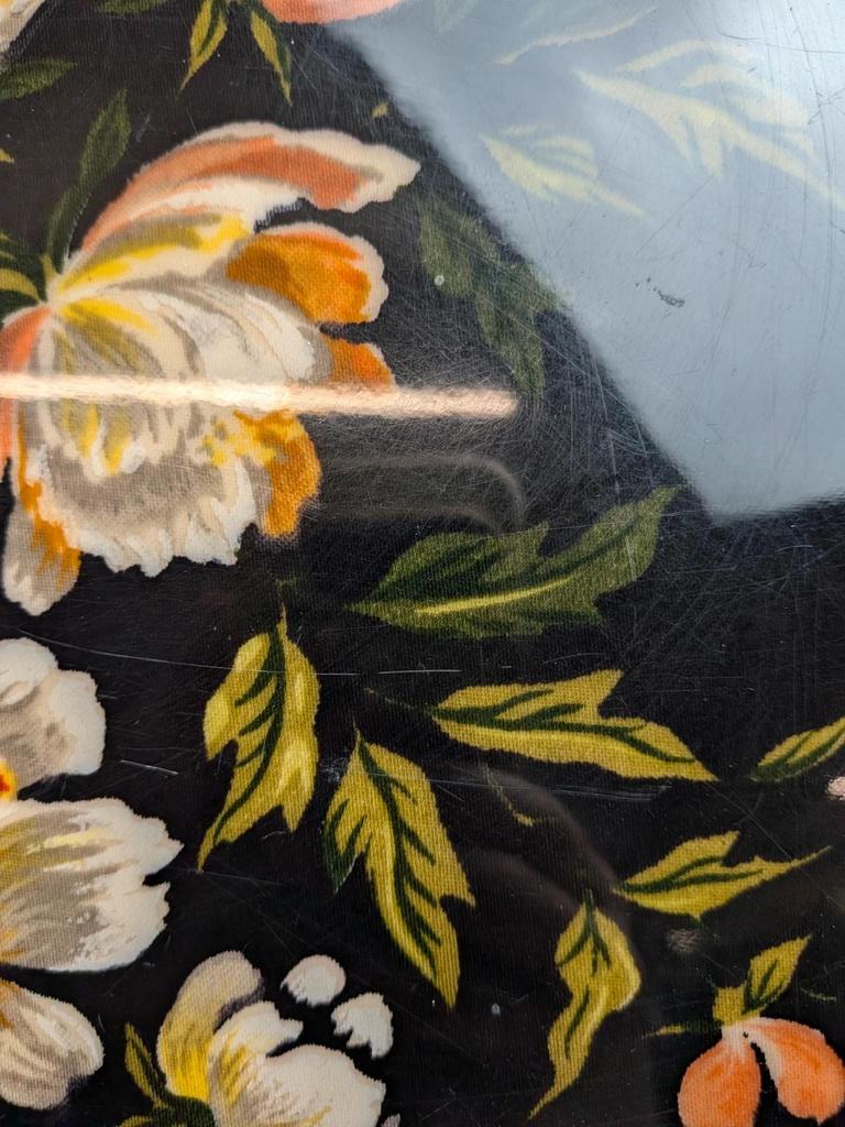 Grand plateau vintage années 60 décor floral fond noir poignées dorées