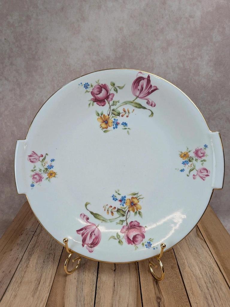 Plat à gâteau ancien en porcelaine – Décor floral polychrome et dorure