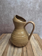Pichet vintage en grès vernissé beige – forme originale