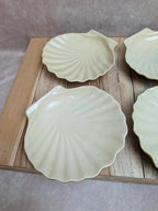 Lot de 4 coquilles Saint-jacques anciennes en céramique émaillée