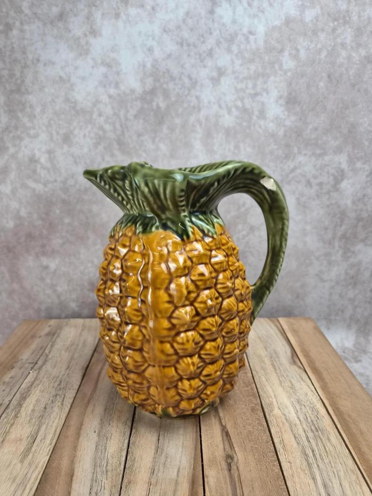 Pichet vintage en barbotine forme ananas – céramique décorative