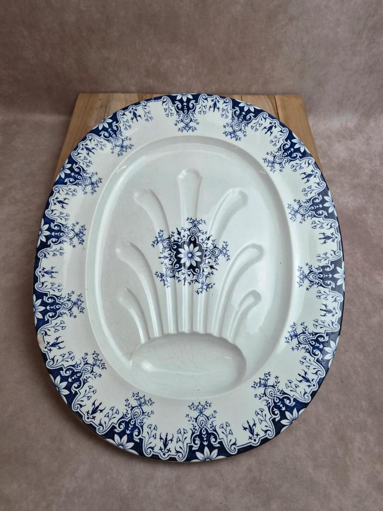 Grand plat à asperges, terre de fer, Jules Vieillard Bordeaux – Modèle Rouen – Xixe siècle