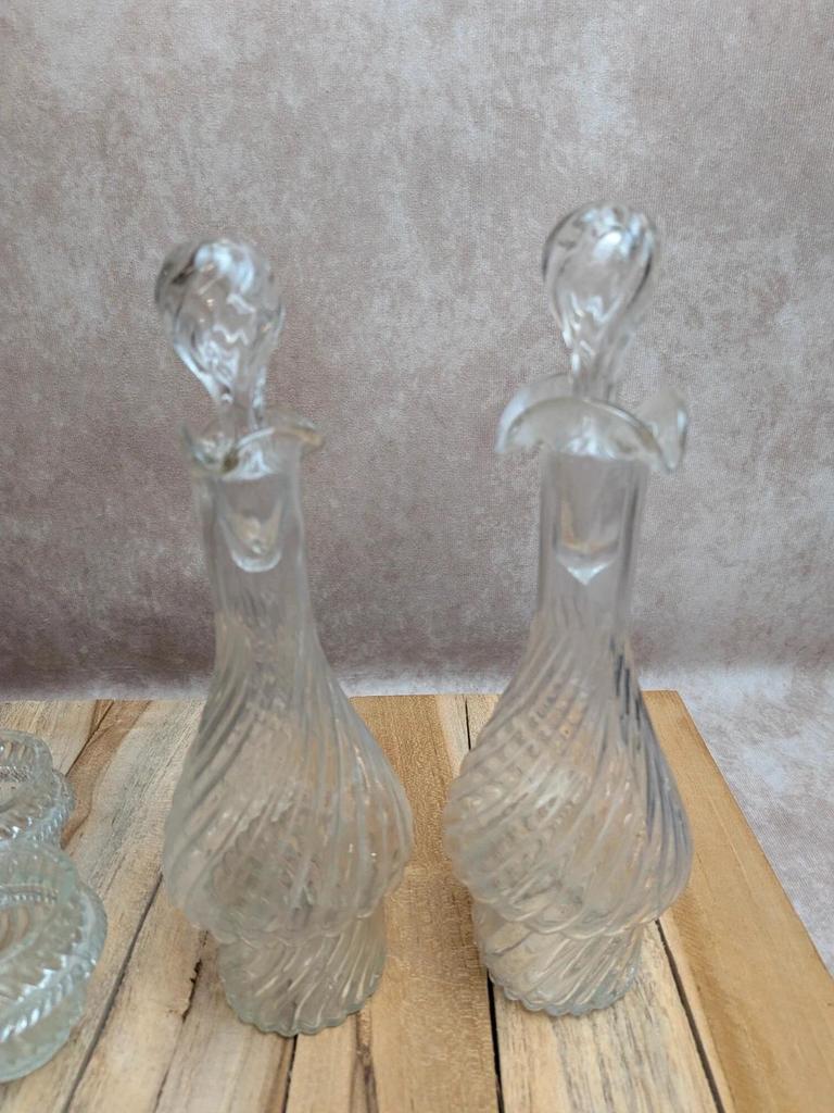 Serviteur huilier-vinaigrier ancien en métal argenté et verre moulé