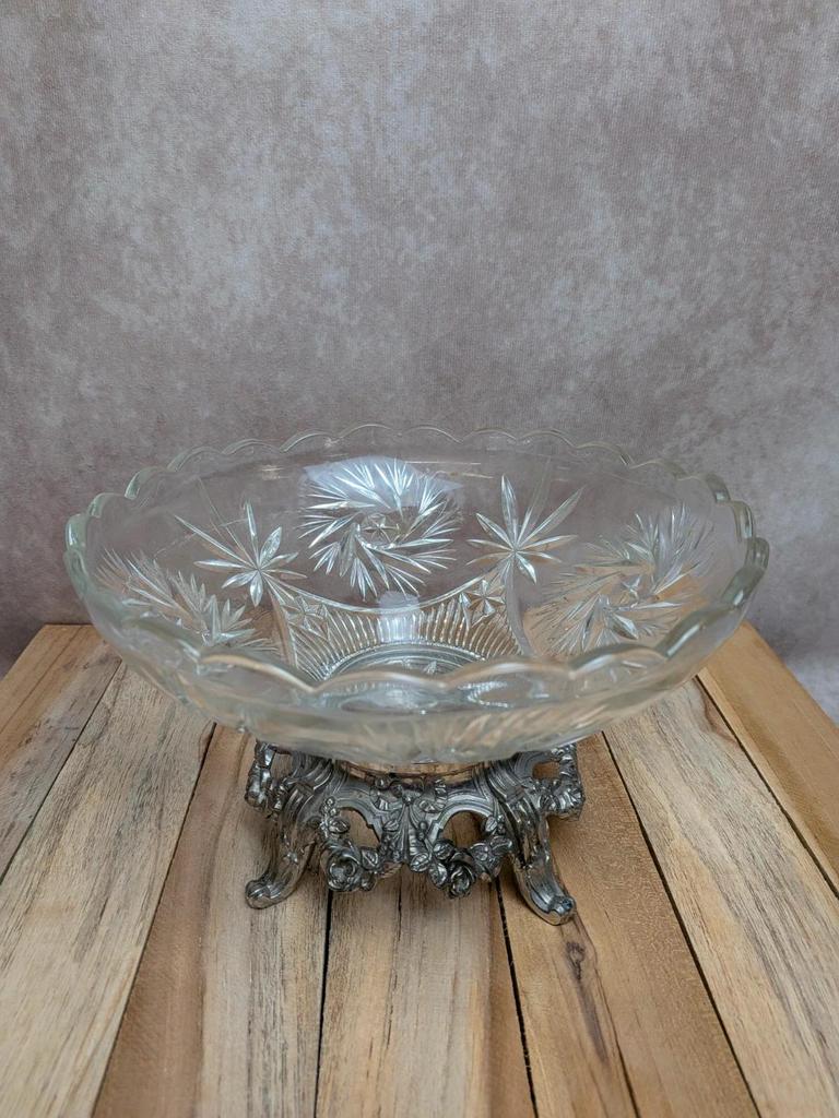 Coupe vintage en verre taillé sur pied métal argenté
