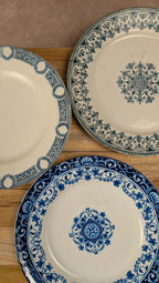Lot de 3 assiettes anciennes en terre de fer – dépareillées bleu & blanc