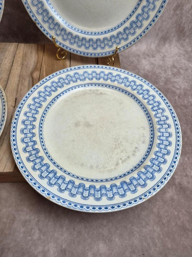 Lot de 4 assiettes plates anciennes anglaises B.p.w.&m. Milan – Terre de fer