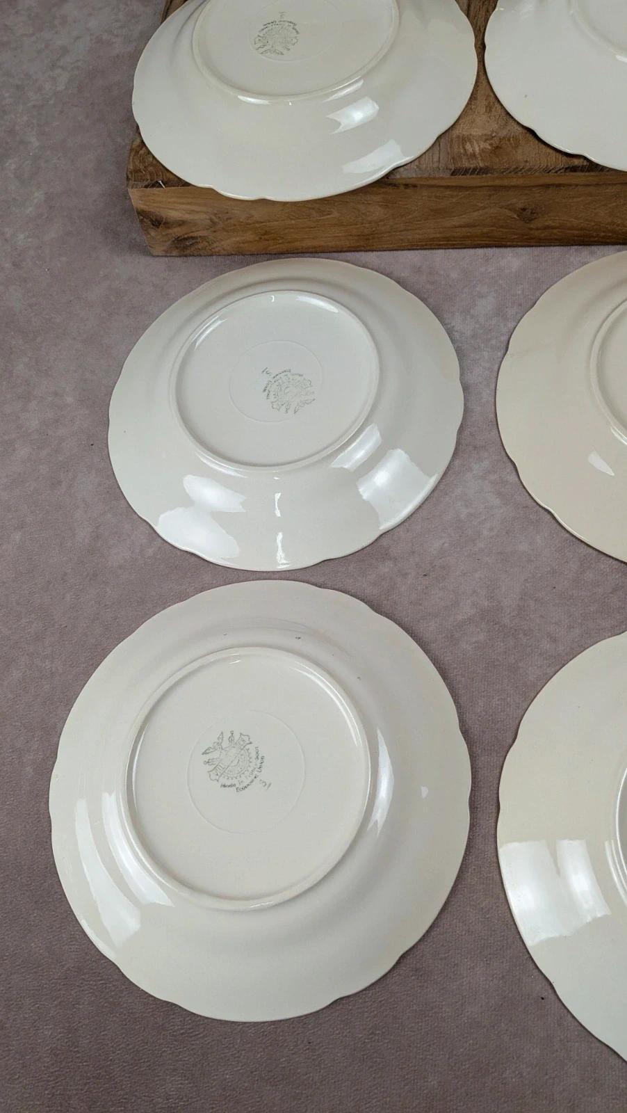 Lot de 8 assiettes à dessert anciennes Villeroy & Boch – frise dorée