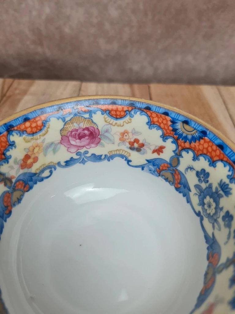 Tasse ancienne porcelaine Kpm Berlin années 1920 décor floral doré