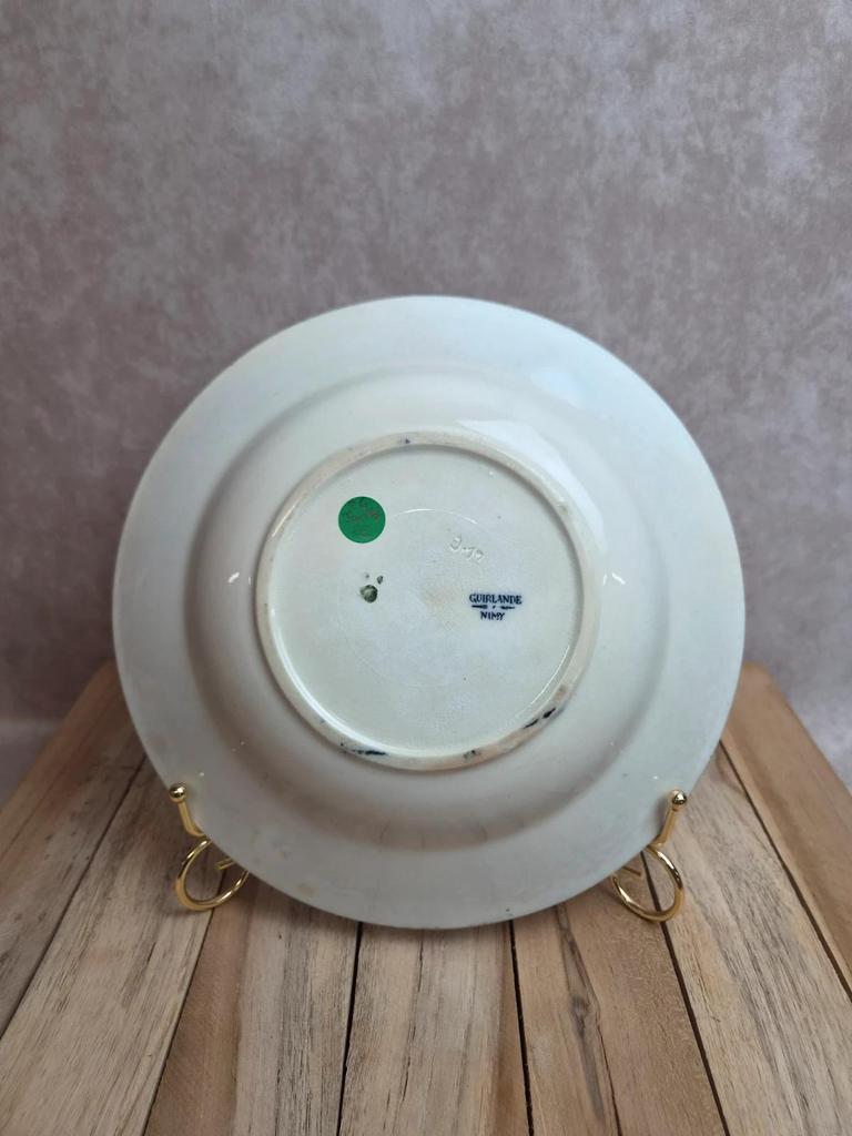 Assiette creuse ancienne en terre de fer Nimy – modèle Guirlande bleu