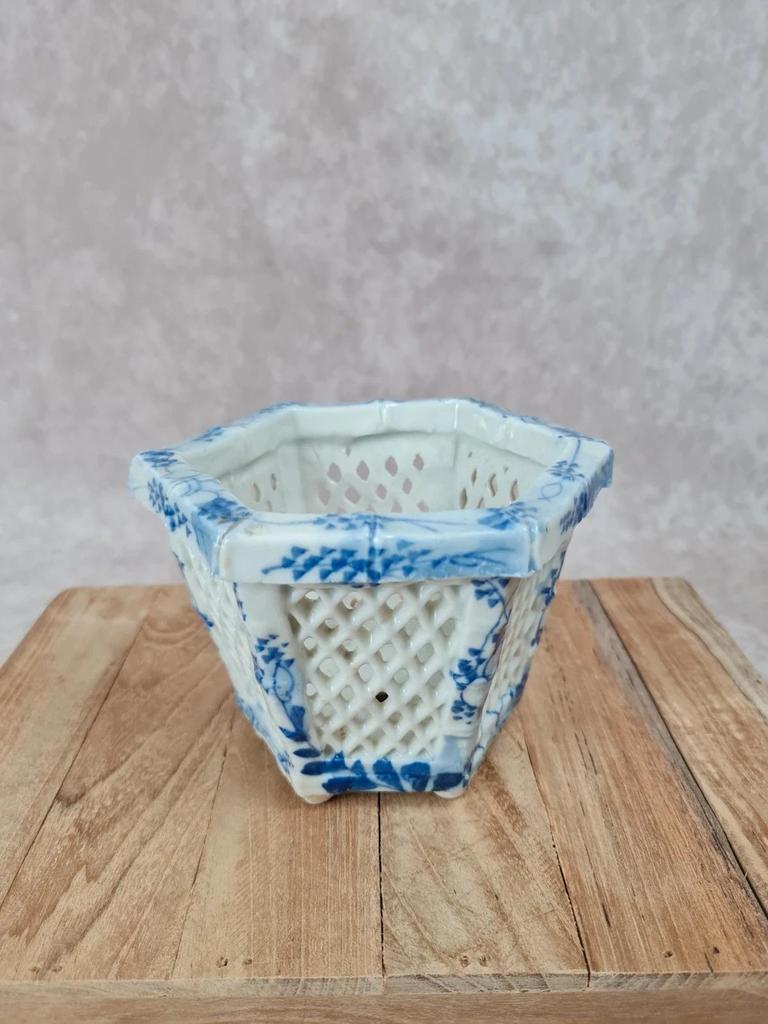 Cache-pot ajouré hexagonal en porcelaine bleue et blanche – style chinois Xixᵉ/xxᵉ