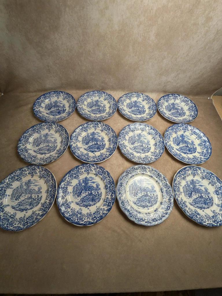 Lot de 12 assiettes plates Terre de fer Bp – Décor bleu toile de Jouy