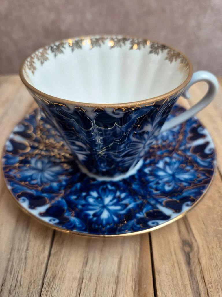Tasse et soucoupe Imperial Porcelain Saint-pétersbourg cobalt et dorure Russie