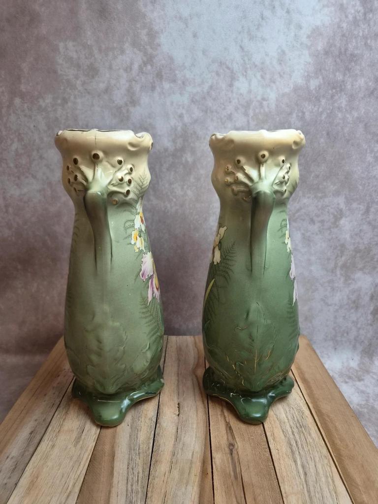 Paire de vases Art Nouveau Gustave de Bruyn – Fives-lille – décor iris – 30 cm