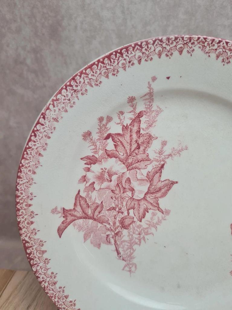 Lot de 2 assiettes à dessert anciennes Églantine Onnaing – décor rouge fleuri 🌿🍓