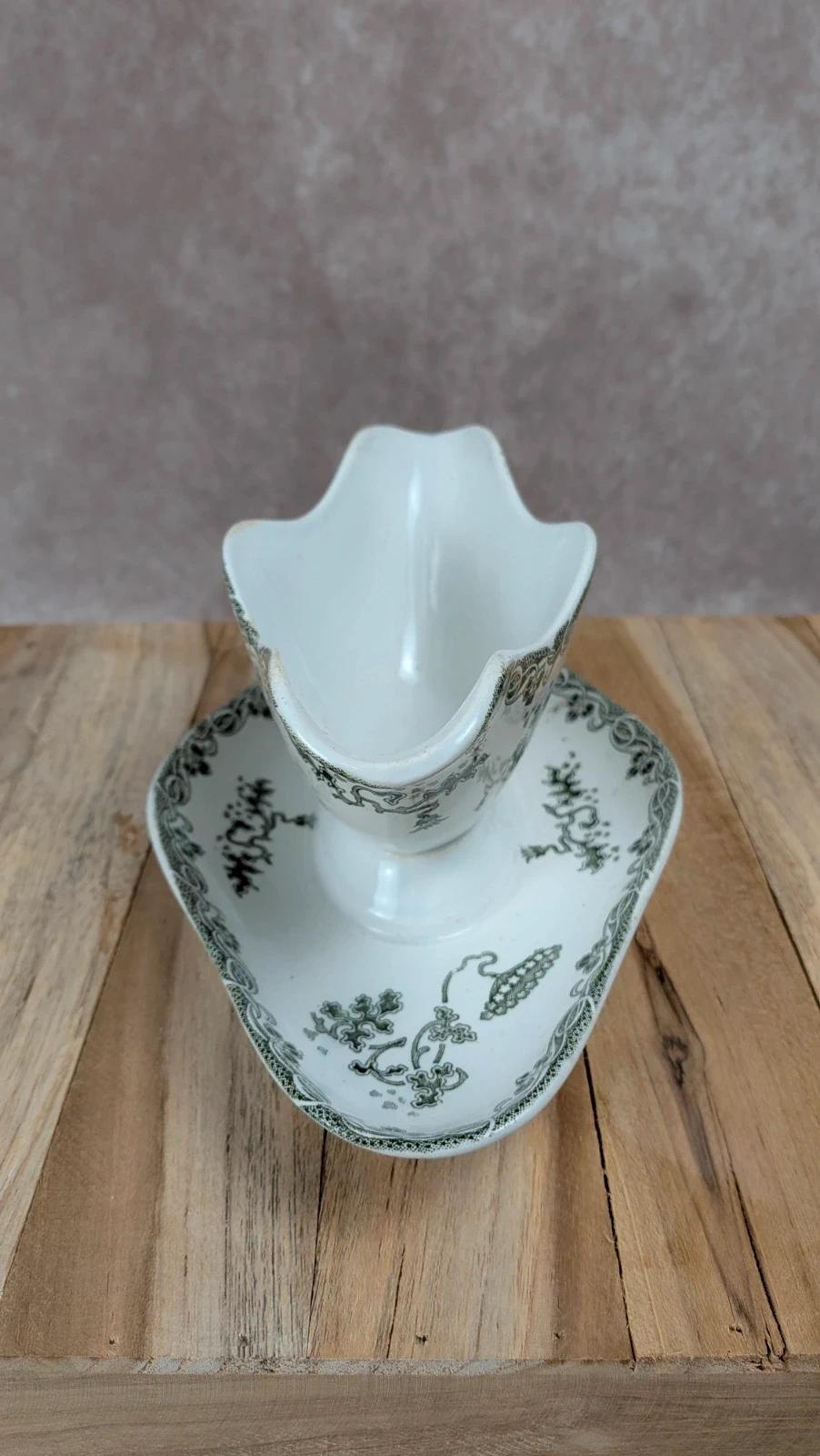 Saucière ancienne Saint-amand – Terre de fer – Modèle Modern Style