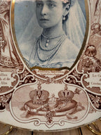 Assiette parlante Terre de fer Sarreguemines – Impératrice Alexandra Feodorovna – Russie