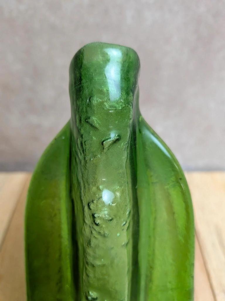 Soliflore mural en verre vert – style Art déco