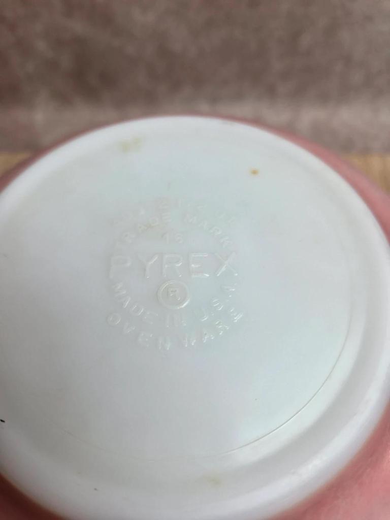 Saladier Pyrex Flamingo Pink 403 Usa – Vintage années 50/60