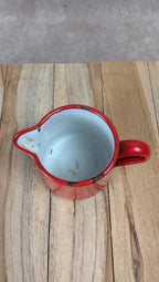 Petit pot verseur émaillé rouge – Kockums Sweden 7 cm