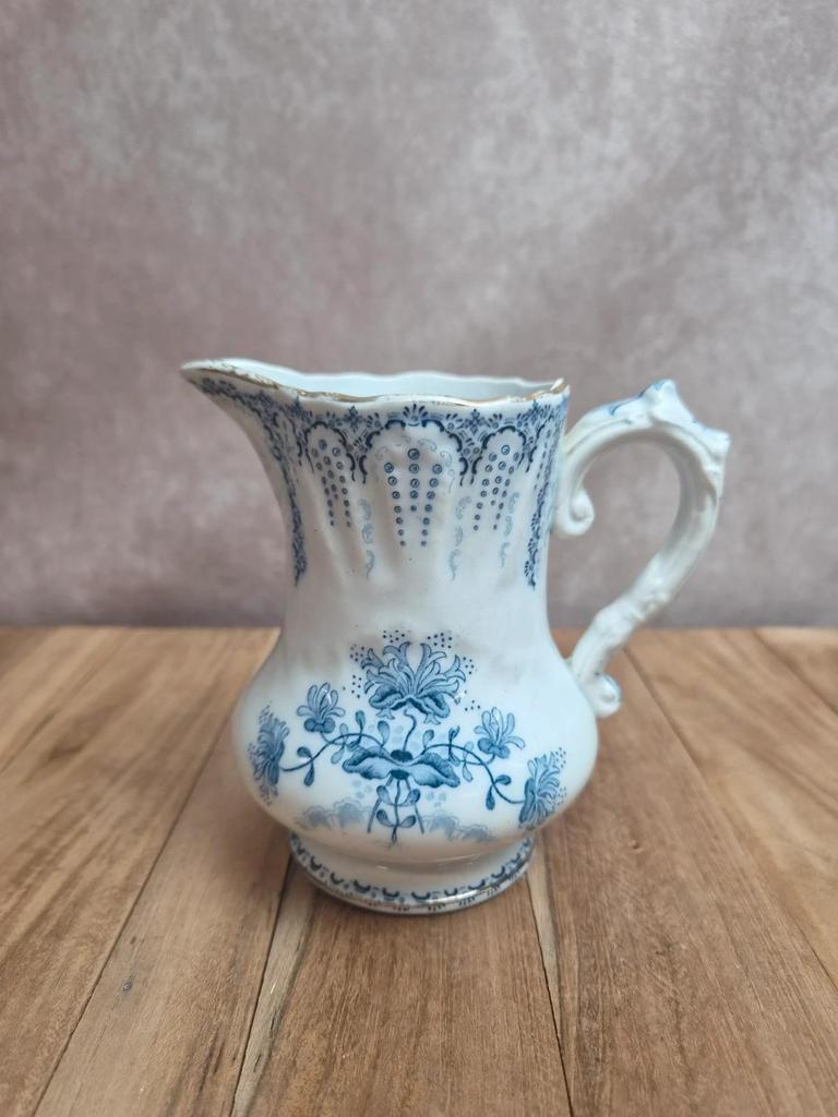 Pot à lait ancien Saint-amand et Hamage Régence terre de fer bleu