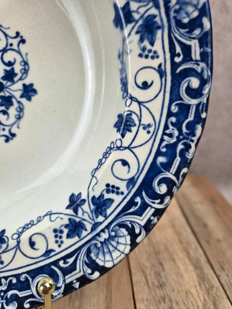 Assiette creuse Jules Vieillard Bordeaux – service Louis Xv