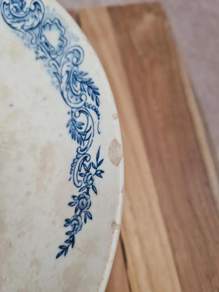 Compotier ancien sur pied – Faïence bleue – Au Lion de Faïence, 90 rue de Rivoli, Paris