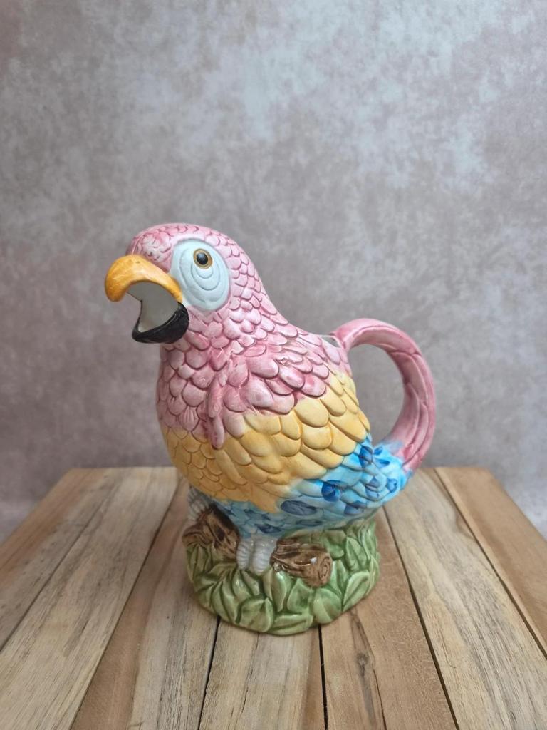 Pichet perroquet multicolore en barbotine – faïence vintage