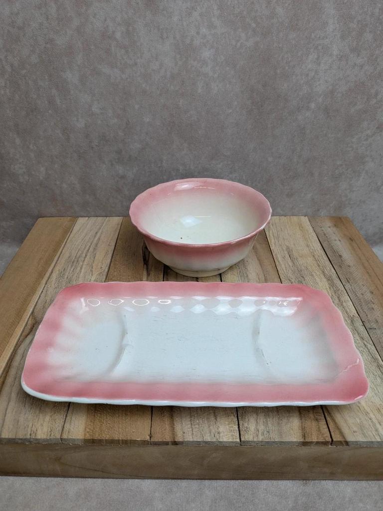 Ancien ensemble de toilette en terre de fer Longchamp rose