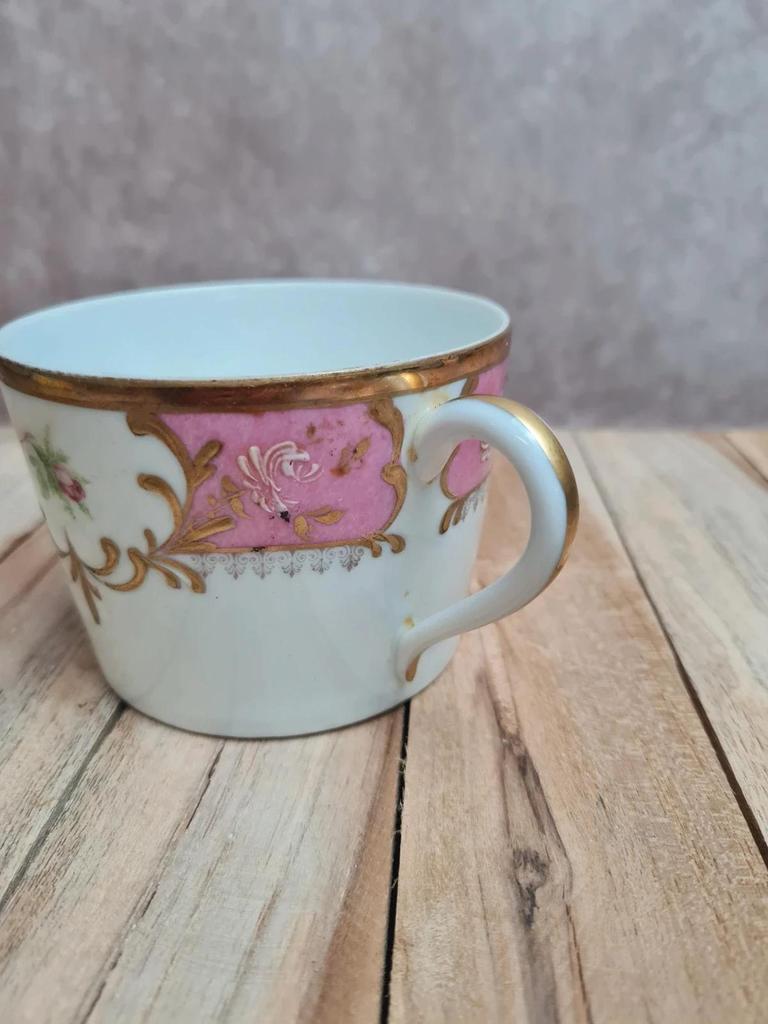 Grande tasse ancienne Limoges Giraud décor main doré rose
