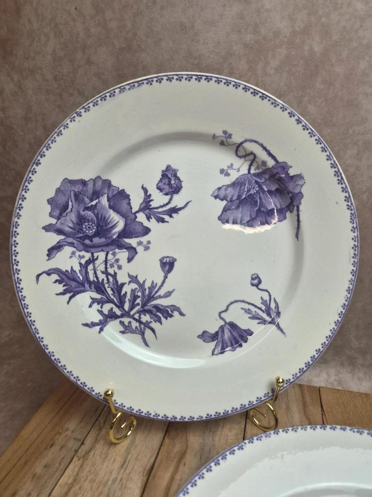 Lot de 2 assiettes plates vintage Sarreguemines Feria – décor coquelicots violets