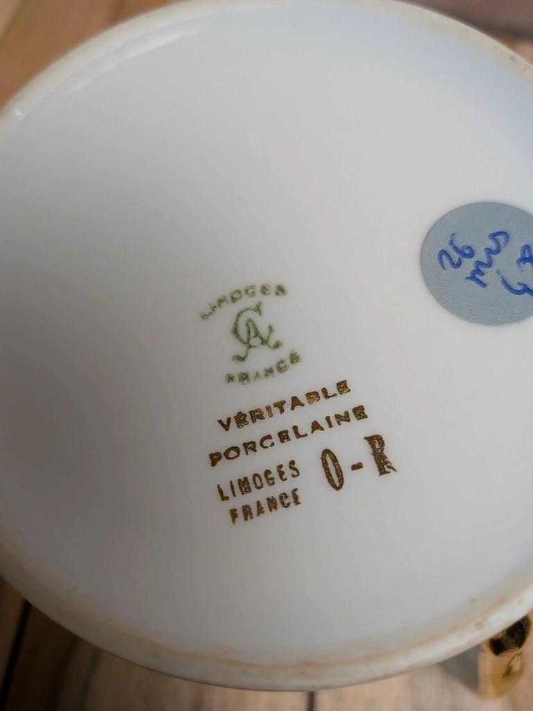 Service café Limoges porcelaine dorée