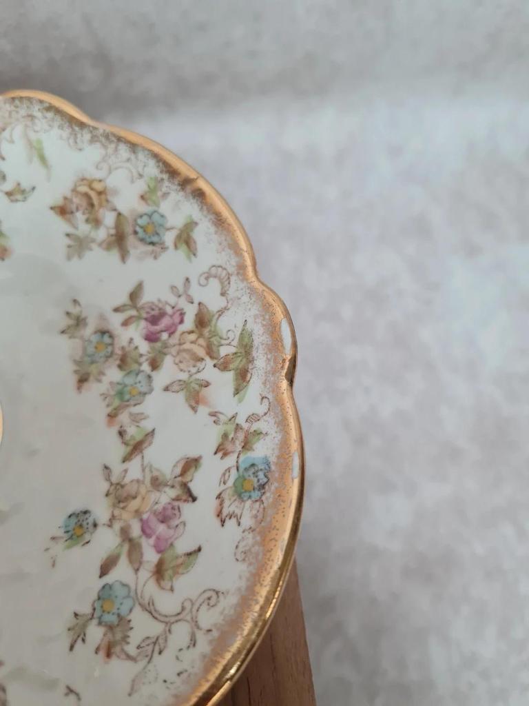 Lot de 7 coupelles anciennes porcelaine anglaise décor floral doré 🌸