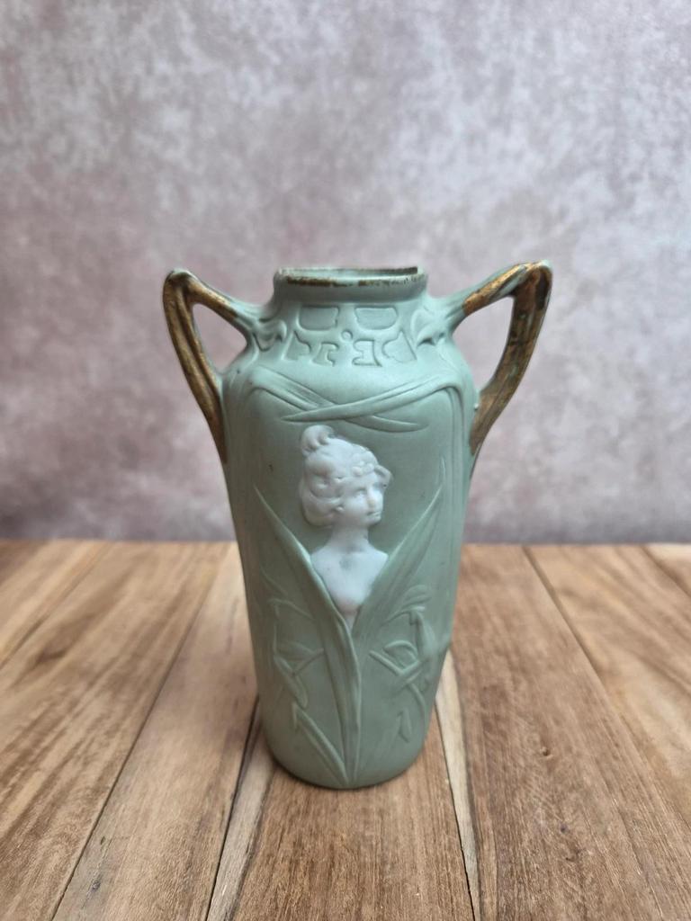 Vase Art nouveau Schäfer & Vater Jugendstil biscuit vert vers 1900