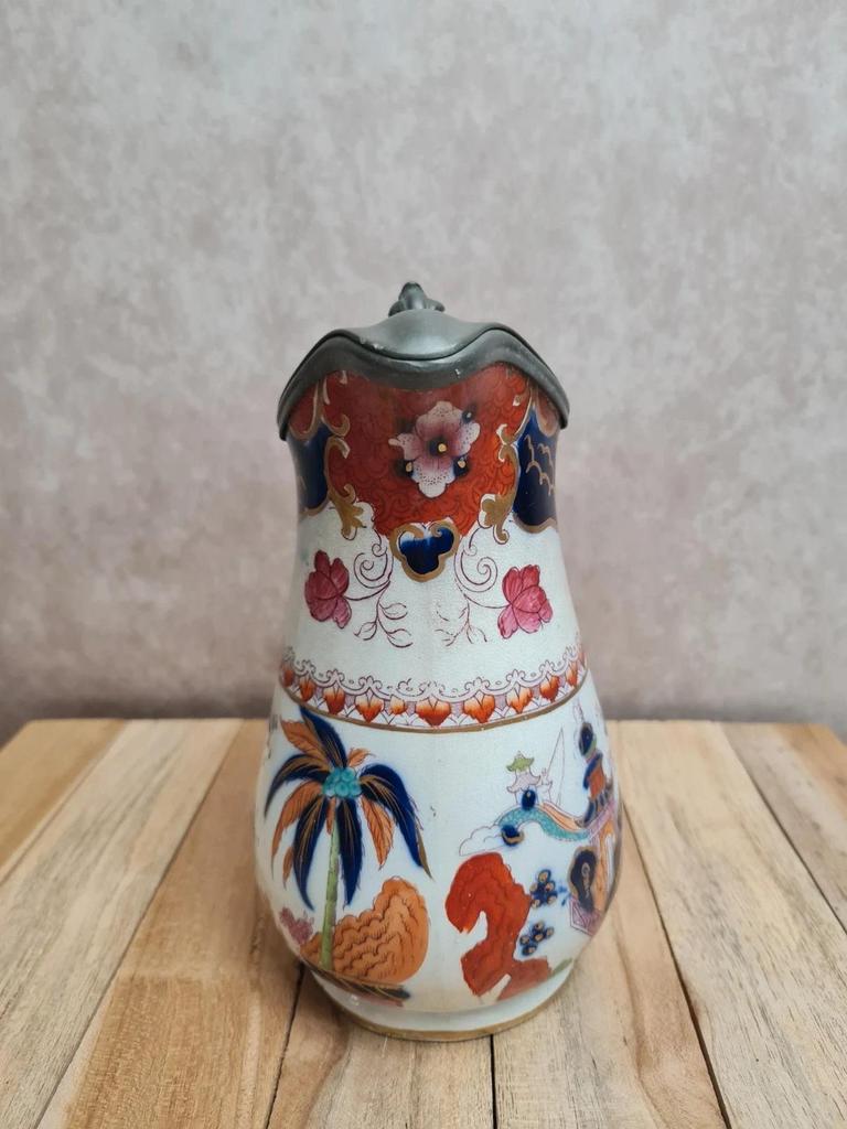 Pichet ancien japonisant Xixe couvercle étain décor Imari