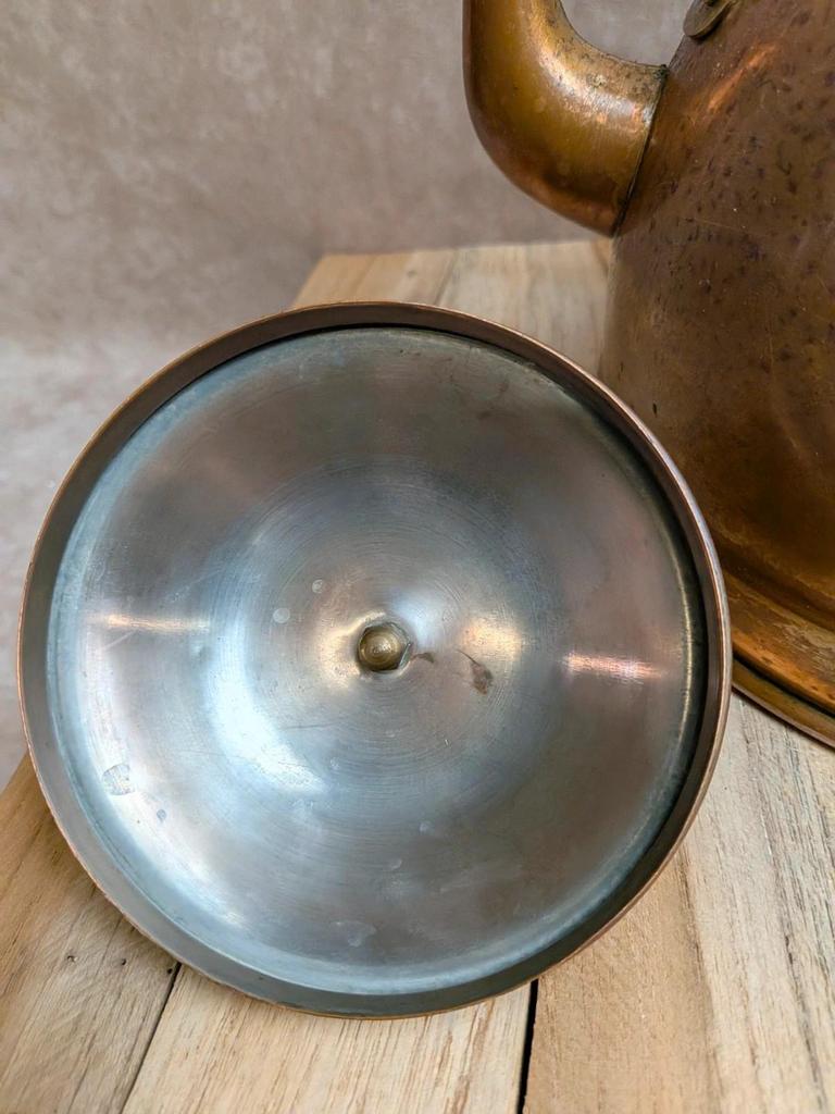 Bouilloire vintage en cuivre et porcelaine – Portugal