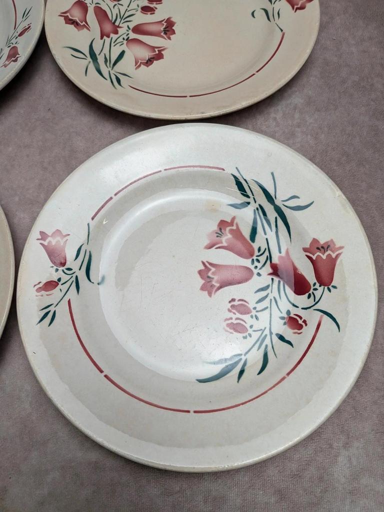 Assiettes plates terre de fer L’amandinoise Peg